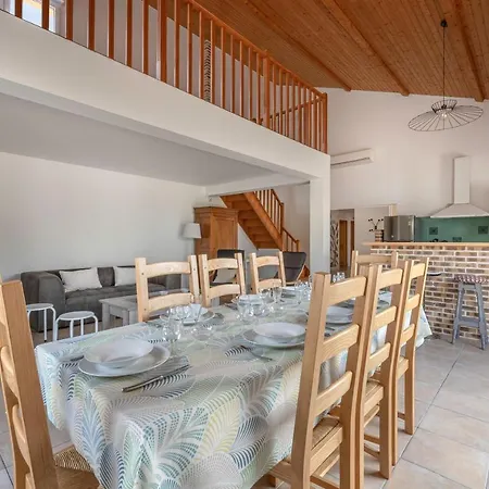 別荘 Maison 10p Au Calme 200m