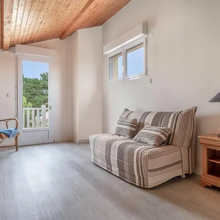 Maison 10p Au Calme 200m *