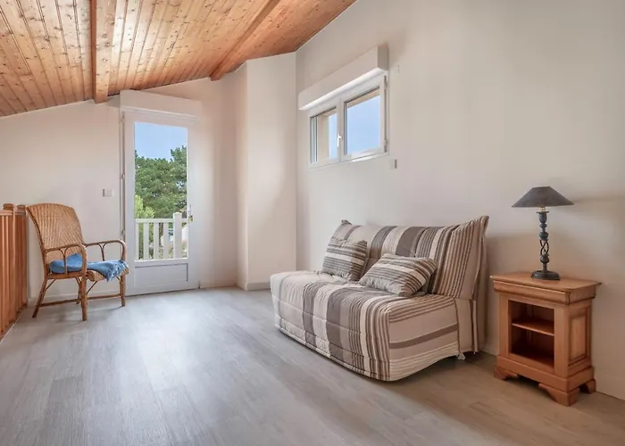 Maison 10p Au Calme 200m *